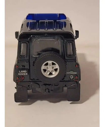 Colección Autos Policía España Land Rover Defender Esc 1:36