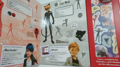 Miraculous: Libro Para Leer Y Completar Con Stickers / Lexus