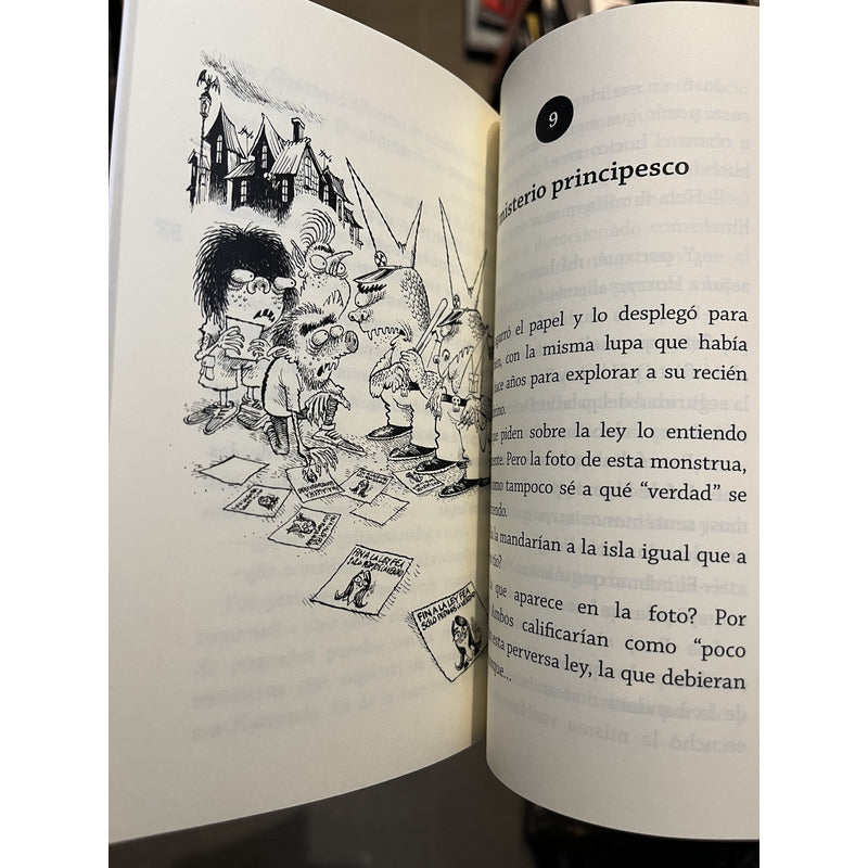 El Horroroso Monstruo Lindo / Esteban Cabezas