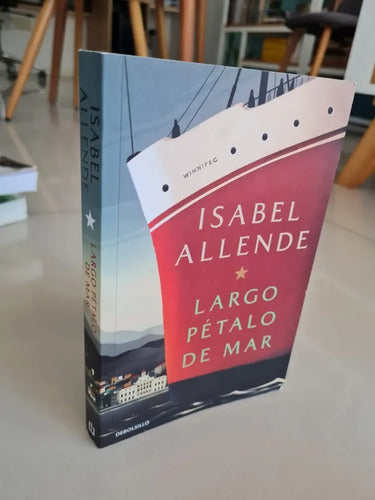 Largo Petalo De Mar / Isabel Allende