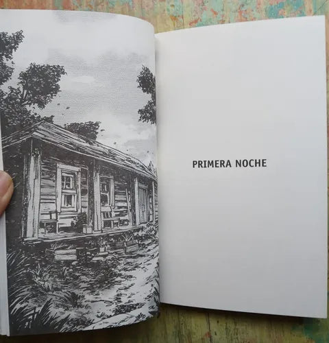 Tres Noches En La Escuela / Andrés Montero