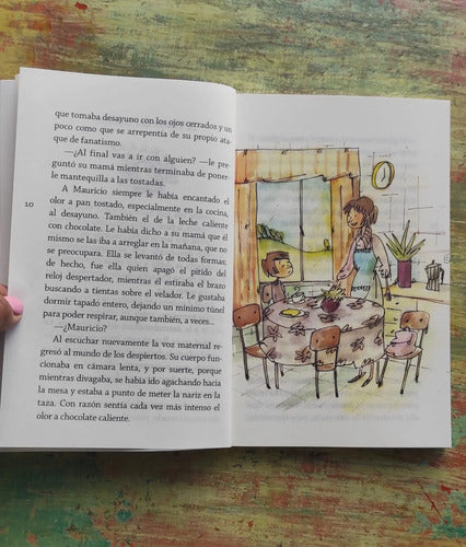 Veronica La Niña Bionica / Mauricio Paredes
