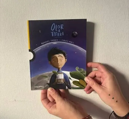 Olor A Tierra / Roberto Fuentes