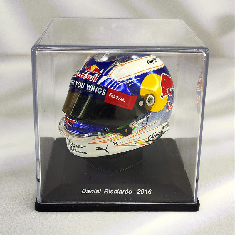 Casco Formula 1 Daniel Ricciardo Mercedes 2016 Escala 1:5