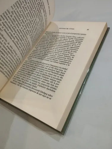 Recuerdos Del Futuro / Erich Von Daniken