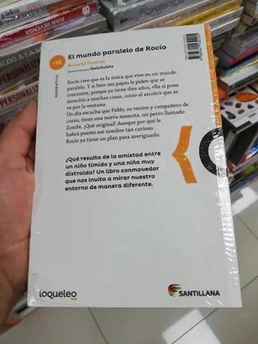 El Mundo Paralelo De Rocío / Roberto Fuentes